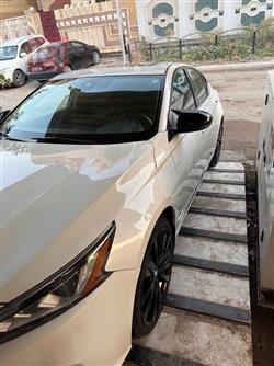 نيسان ألتيما